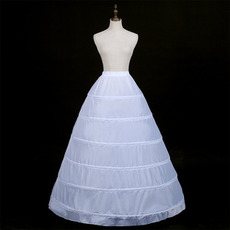 Sześć stalowych pierścieni elastycznych w pasie zwiększa halkę czarno-białą suknię ślubną w kolorze halki;